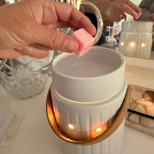 What are wax melts and how do they work? A complete guide for Australians.